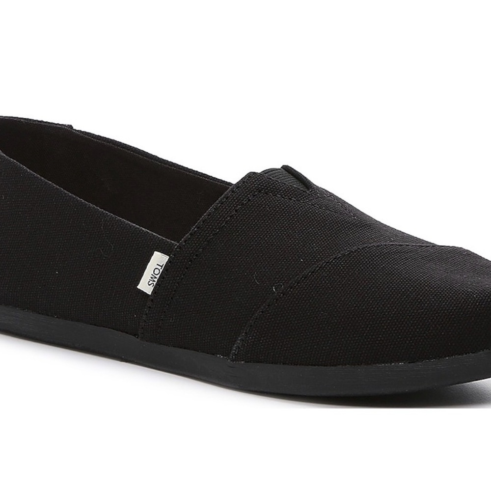Toms Women's Classic Black on Black Canvas Size 7 Shoes
